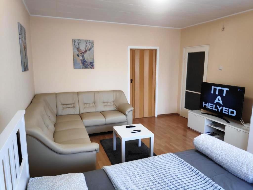 Koelcsey Apartman Szekszárd Exterior foto