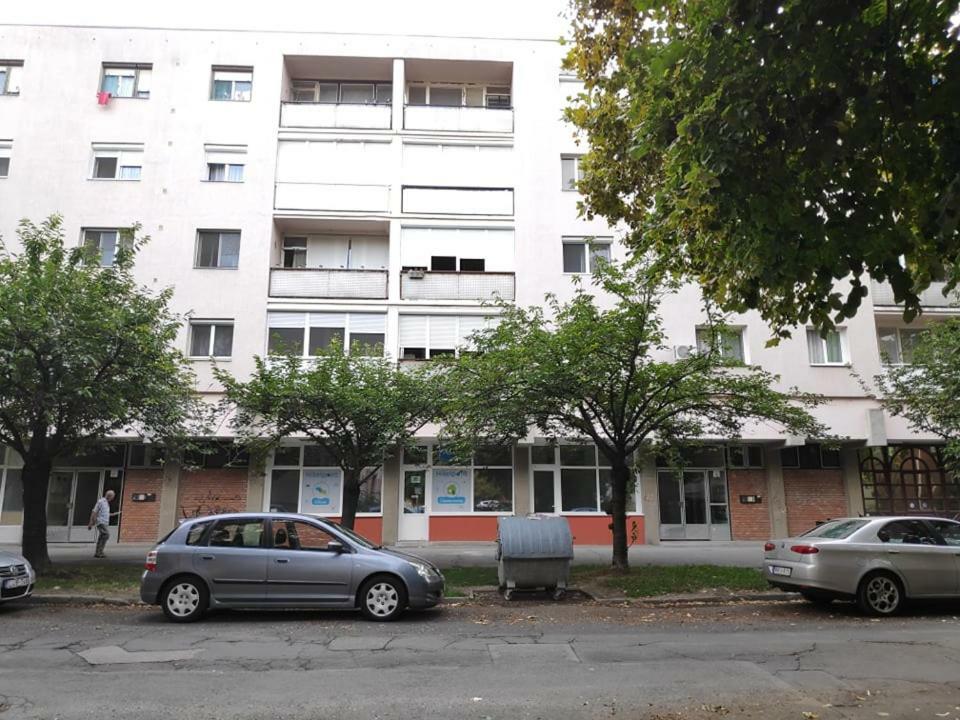 Koelcsey Apartman Szekszárd Exterior foto